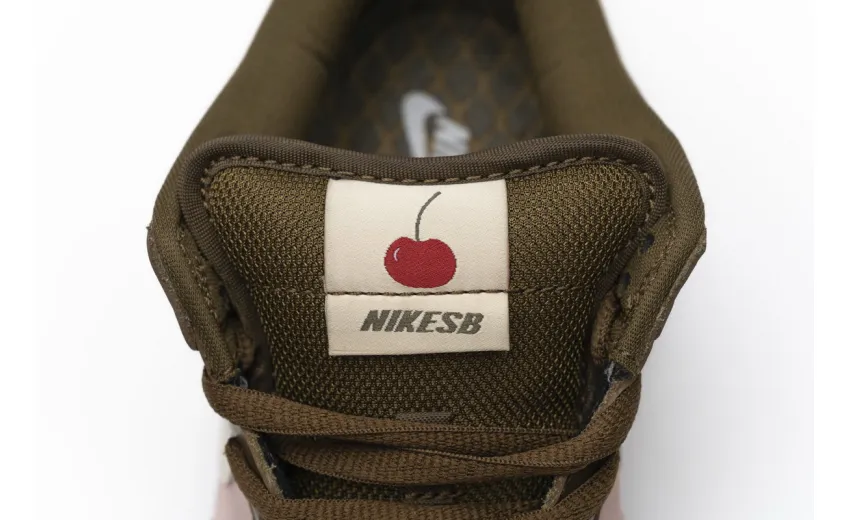 Bstsneaker- Nike Dunk SB Low Stussy Cherry 304292-671  