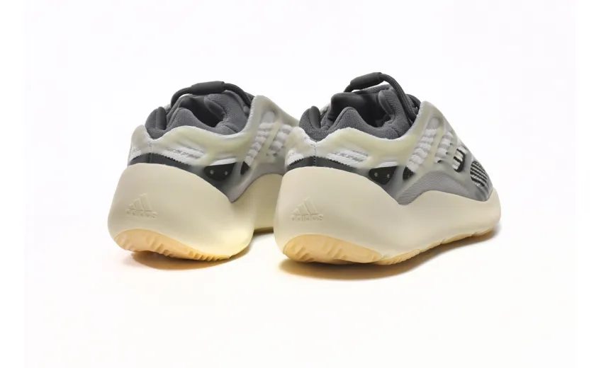 Bstsneaker- Adidas Yeezy 700 V3 Fade Salt ID1674 