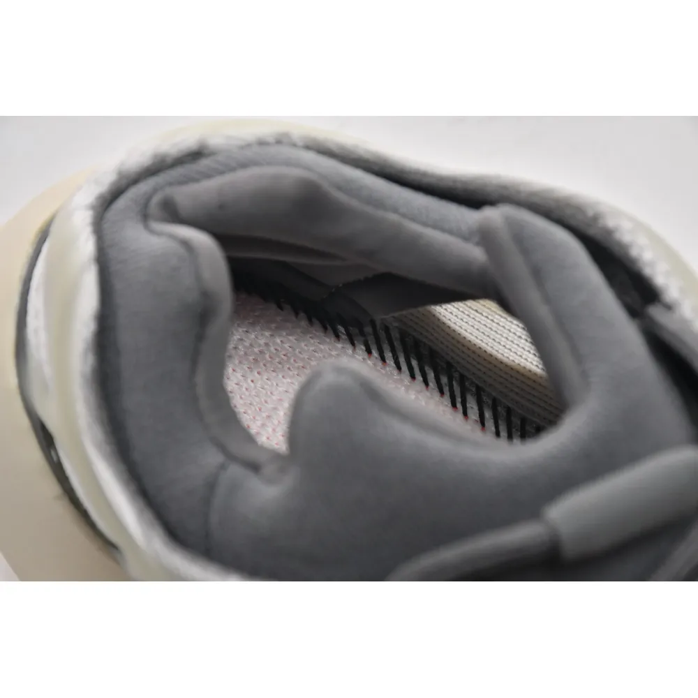 Bstsneaker- Adidas Yeezy 700 V3 Fade Salt ID1674 