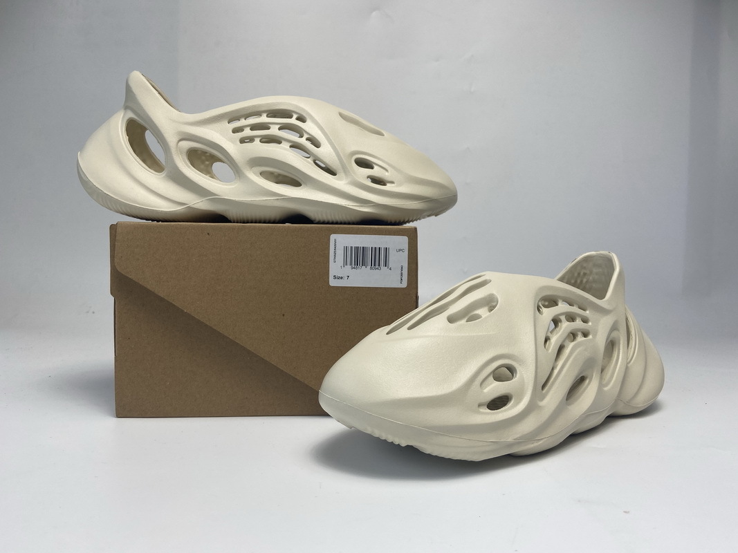 Bstsneaker- Adidas Yeezy Foam RNNR Sand FY4567 