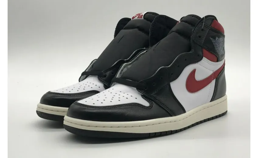 Bstsneaker- Air Jordan 1 Retro High Black Gym Red 555088-061 
