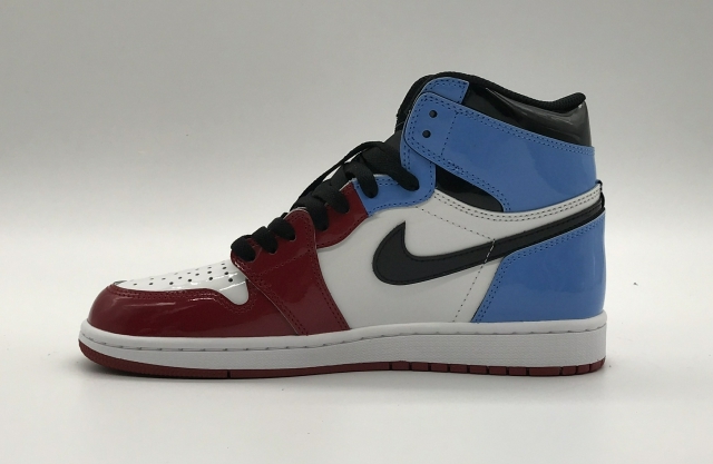 Bstsneaker- Air Jordan 1 Retro High Fearless UNC Chicago CK5666-100  