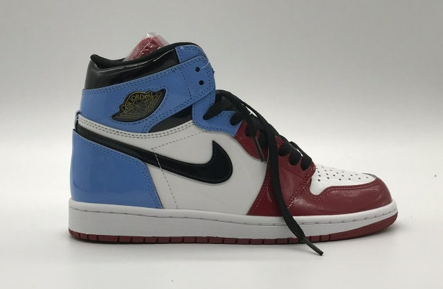 Bstsneaker- Air Jordan 1 Retro High Fearless UNC Chicago CK5666-100  