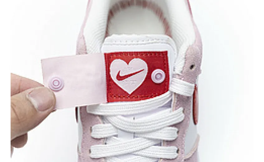 Bstsneaker- Nike Air Force 1 07 QS Valentine&#39;s Day Love Letter DD3384-600  