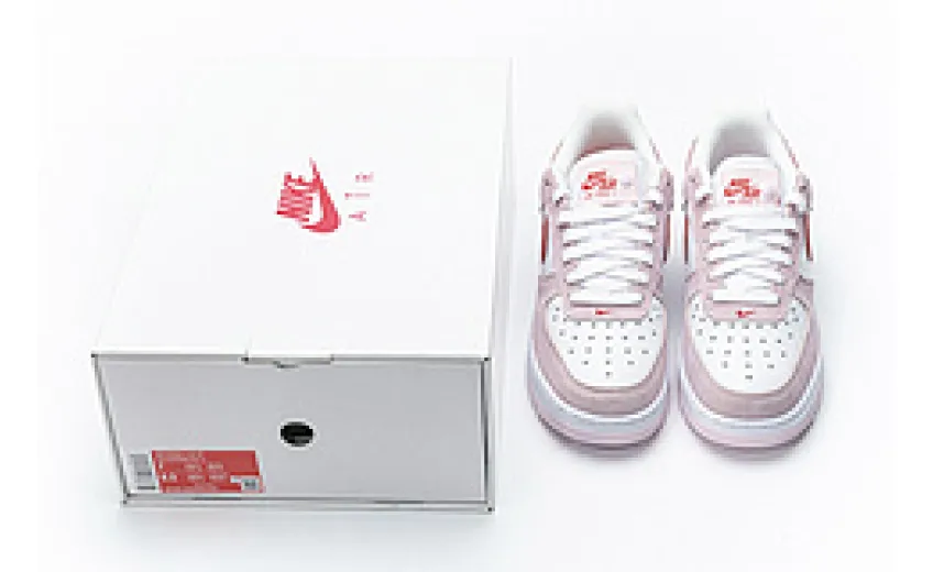 Bstsneaker- Nike Air Force 1 07 QS Valentine&#39;s Day Love Letter DD3384-600  