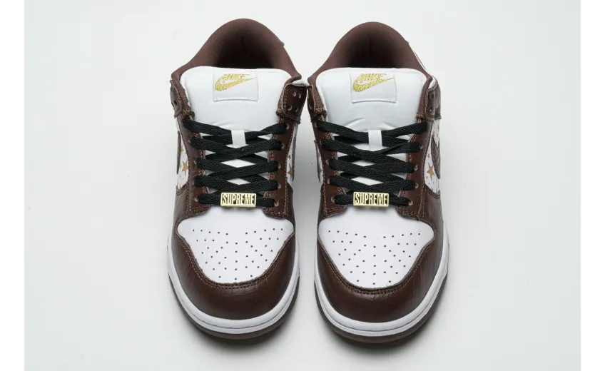  Supreme x Nike SB Dunk Low &quot;Brown Stars” DH3228-103 