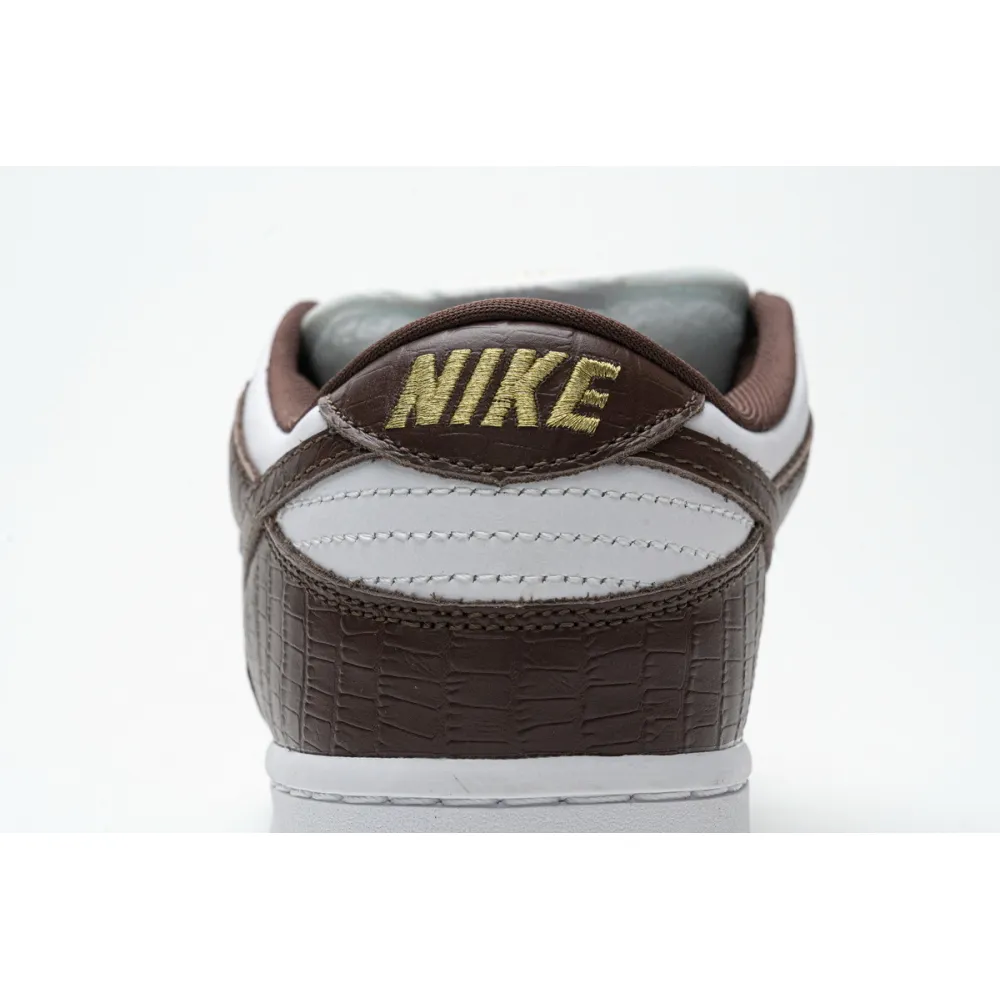  Supreme x Nike SB Dunk Low &quot;Brown Stars” DH3228-103 