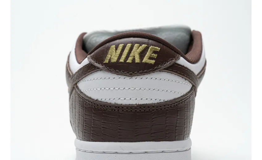  Supreme x Nike SB Dunk Low &quot;Brown Stars” DH3228-103 