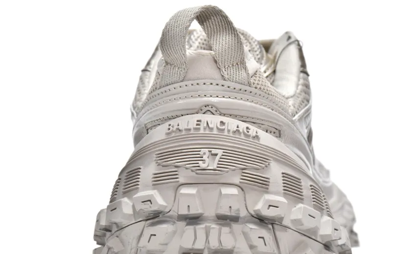 Bstsneaker- Balenciaga Defender Beige 685611 W2RA6 9700 