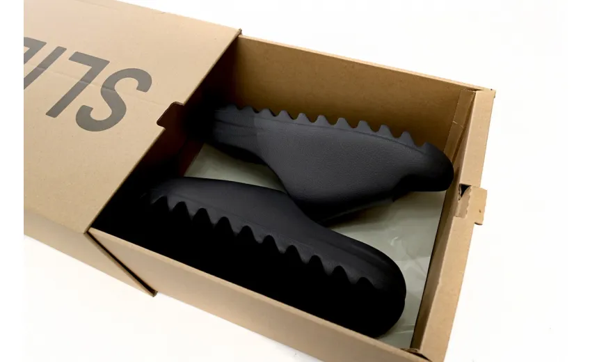 Bstsneaker-Adidas Yeezy Slide Onyx HQ6448