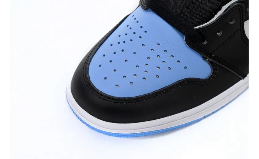 Air Jordan 1 Retro High OG UNC Toe DZ5485-400 