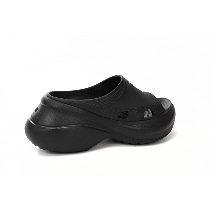 Balenciaga Pool Crocs Black 677389 W158E 1000