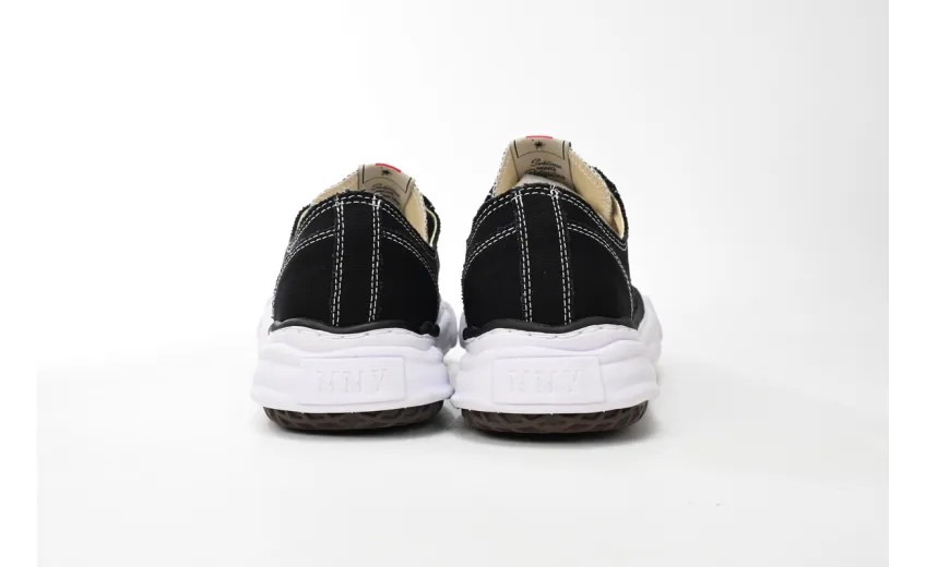 MIHARA YASUHIRO White Black NO.722