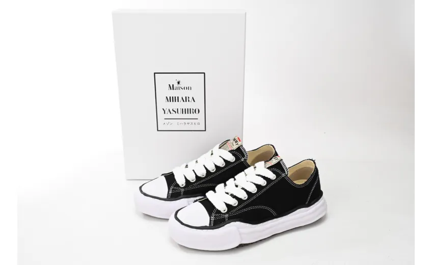MIHARA YASUHIRO White Black NO.722
