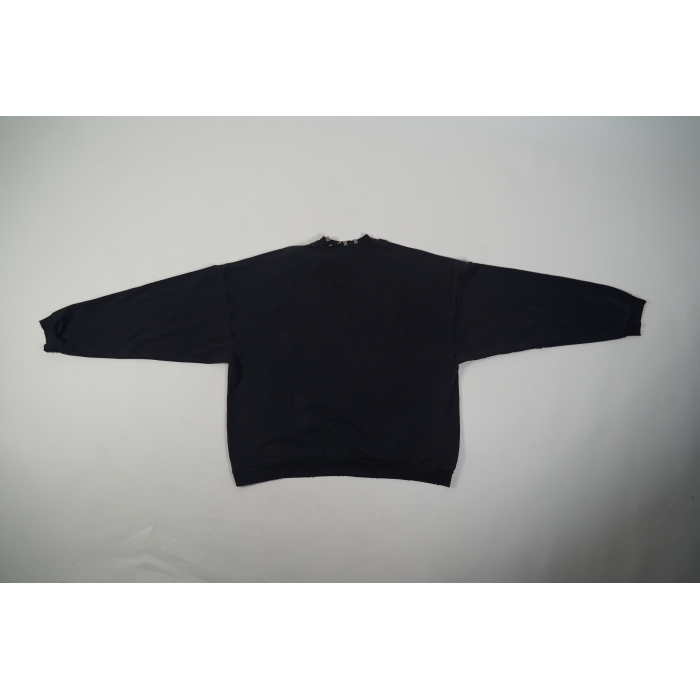 Pierced Round Oversized in Black Faded Sweatshirt 762718TPVD91055
