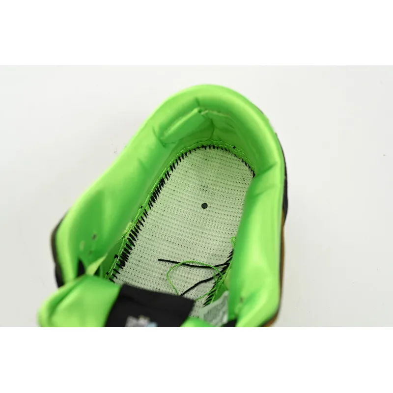 The Powerpuff Girls x Nike SB Dunk Low Buttercup FZ8319-300
