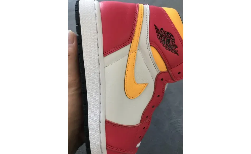 Air Jordan 1 High OG Light Fusion Red 555088-603 