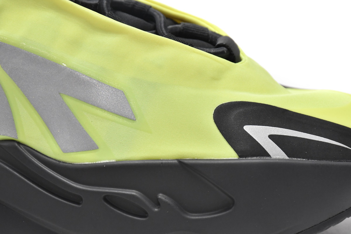 Bstsneaker-Adidas Yeezy Boost 700 MNVN Phosphor FV3727 