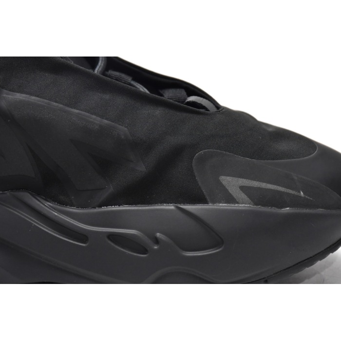 Adidas Yeezy Boost 700 MNVN Triple Black FV4440 