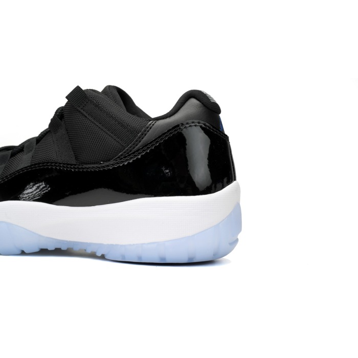 Air Jordan 11 Retro Low “White/Midnight Navy” FV5104-004 