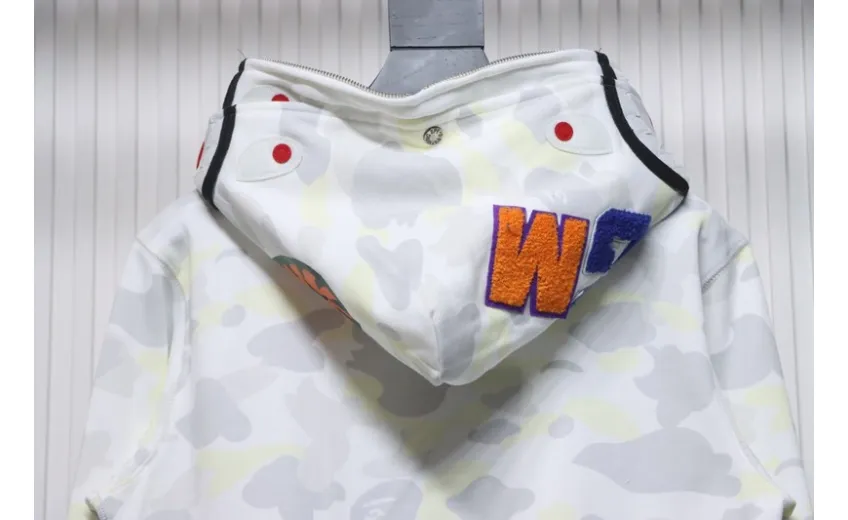 Bstsneaker-BAPE City Camo Shark WGM Full-Zip Hoodie (FW18) White
