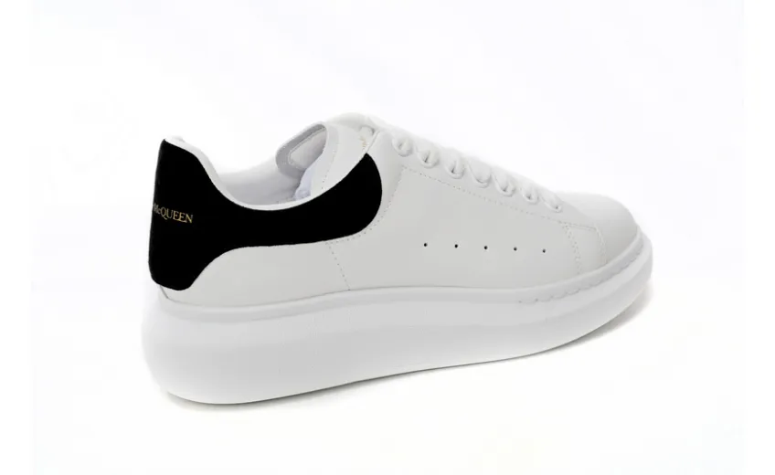 Alexander McQueen Sneaker Black Velvet