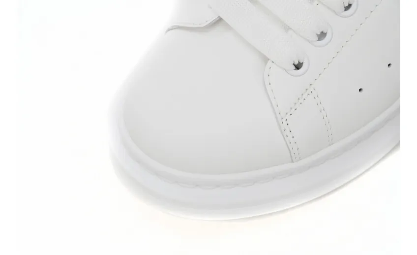 Alexander McQueen Sneaker Black Velvet