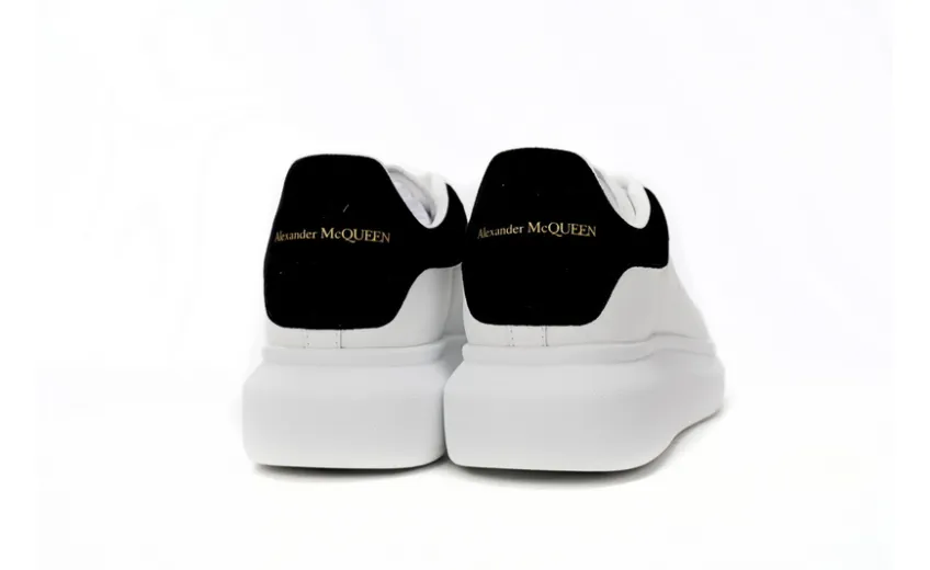 Alexander McQueen Sneaker Black Velvet
