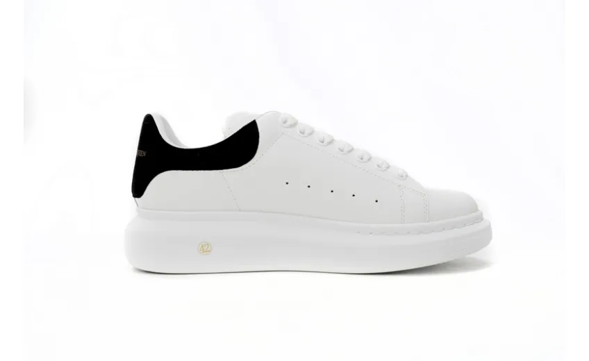 Alexander McQueen Sneaker Black Velvet