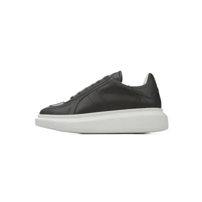 Bstsneaker-Alexander McQueen Sneaker Black and White 01