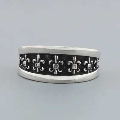 Chrome Hearts Asymmetric Scout Flower Ring 140 01