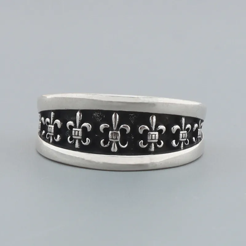 Chrome Hearts Asymmetric Scout Flower Ring 140