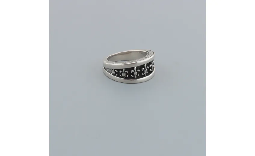 Chrome Hearts Asymmetric Scout Flower Ring 140