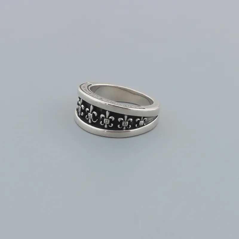 Chrome Hearts Asymmetric Scout Flower Ring 140