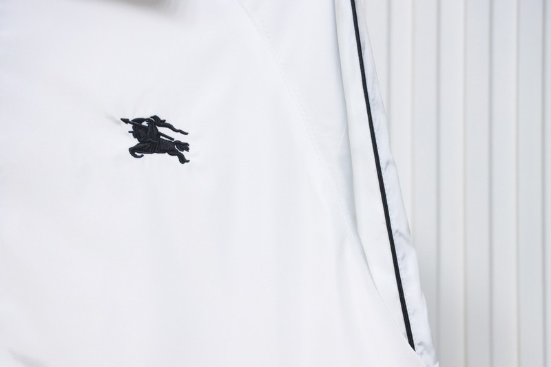 Bstsneaker-Burberry flocked back horse jacket white 270