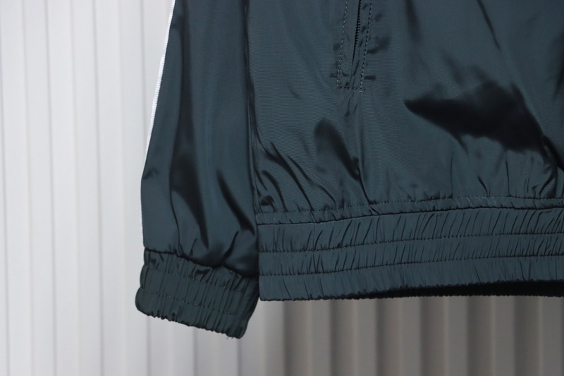 Bstsneaker-Burberry flocked back horse jacket green 270