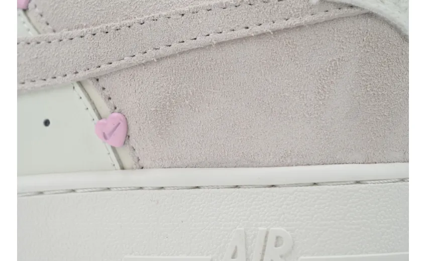  Nike Air Force 1 Low Valentine's Day 2025  HV5992-111