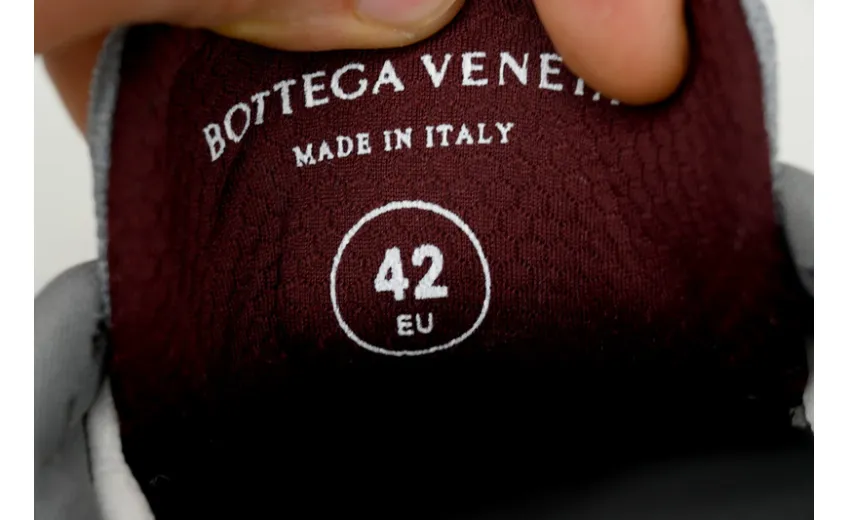 Bottega Veneta Orbit Wine red