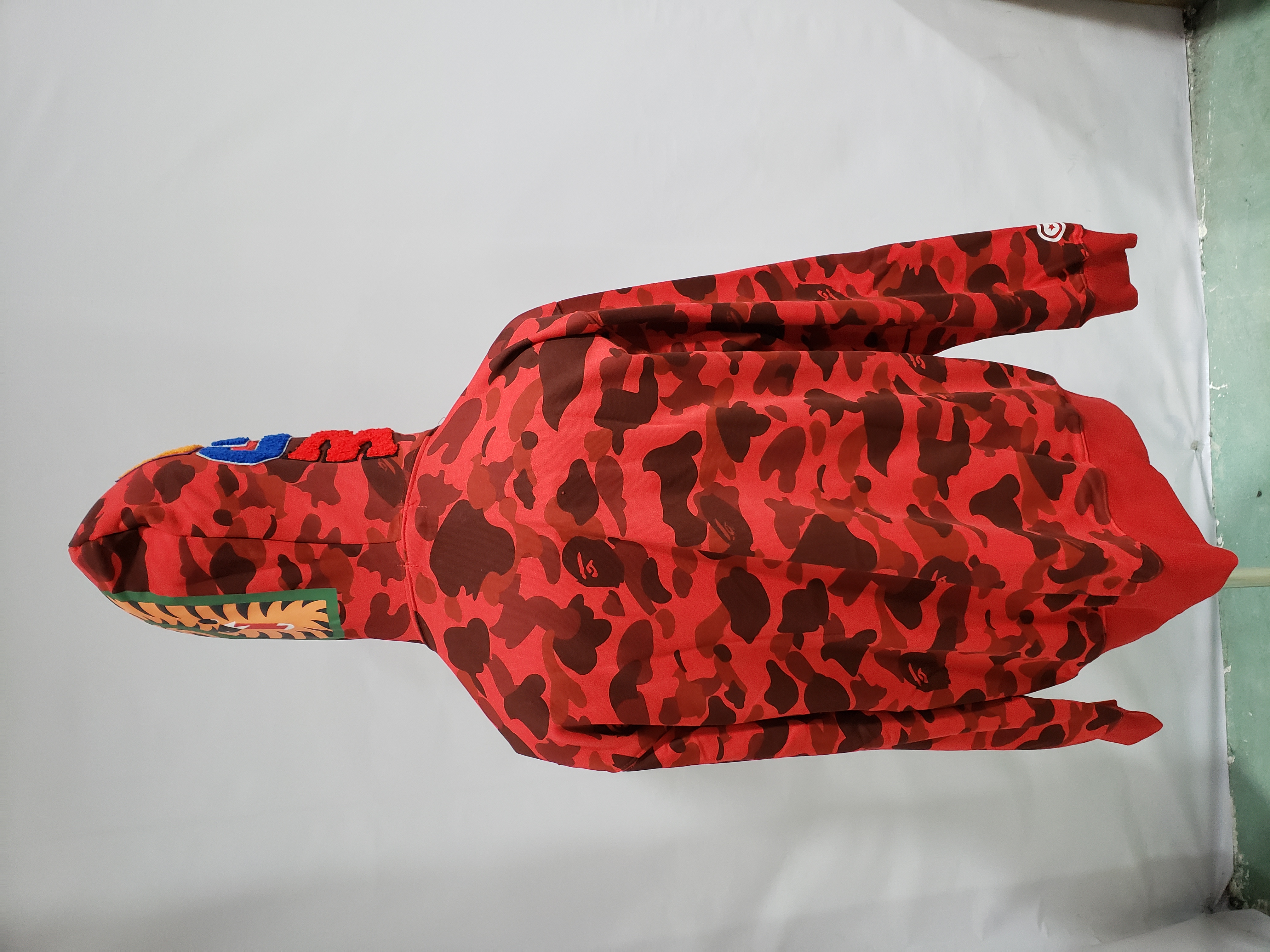 Bstsneaker-BAPE Color Camo Shark Zip Hoodie Red 4580793322511