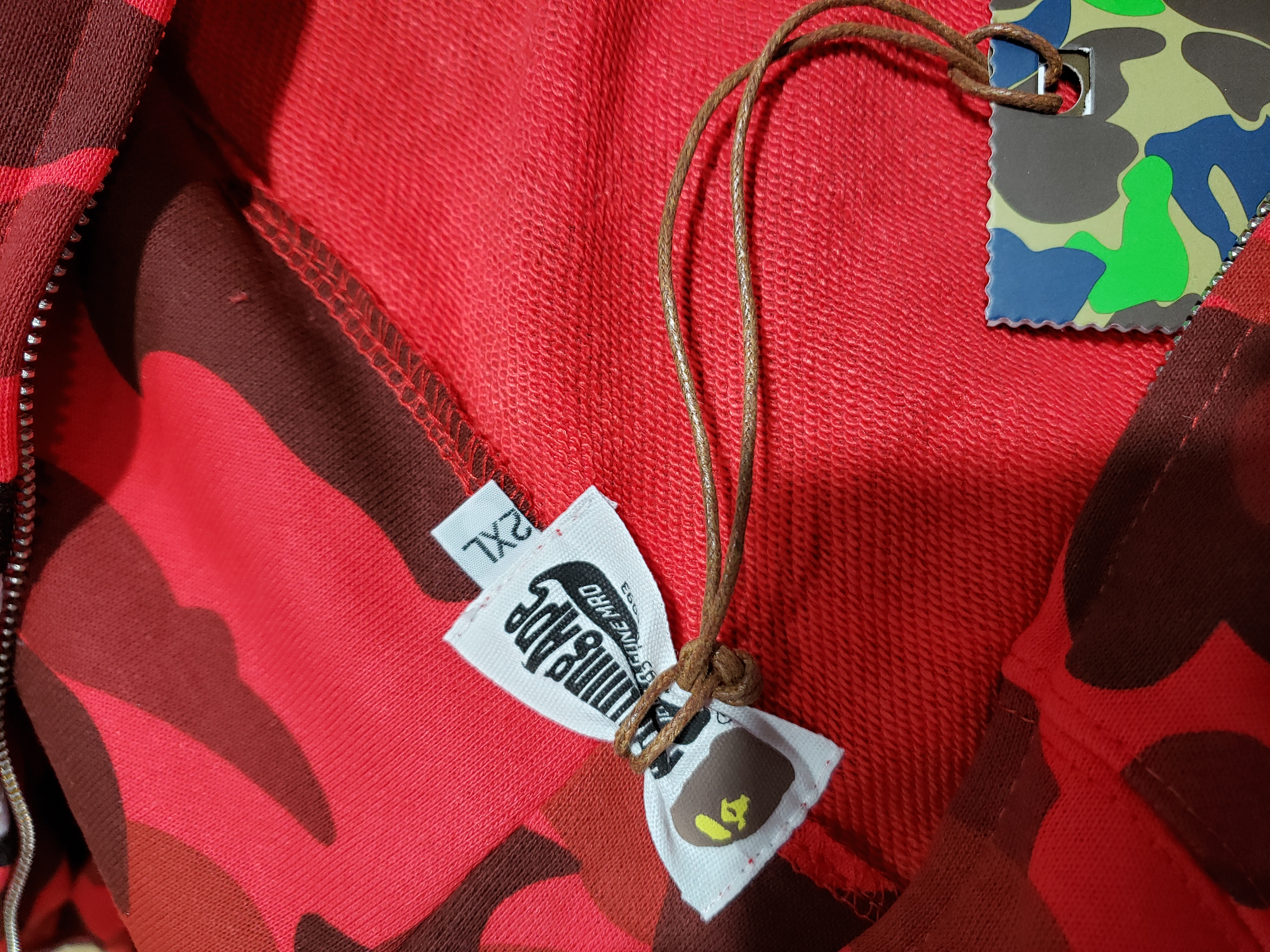 Bstsneaker-BAPE Color Camo Shark Zip Hoodie Red 4580793322511