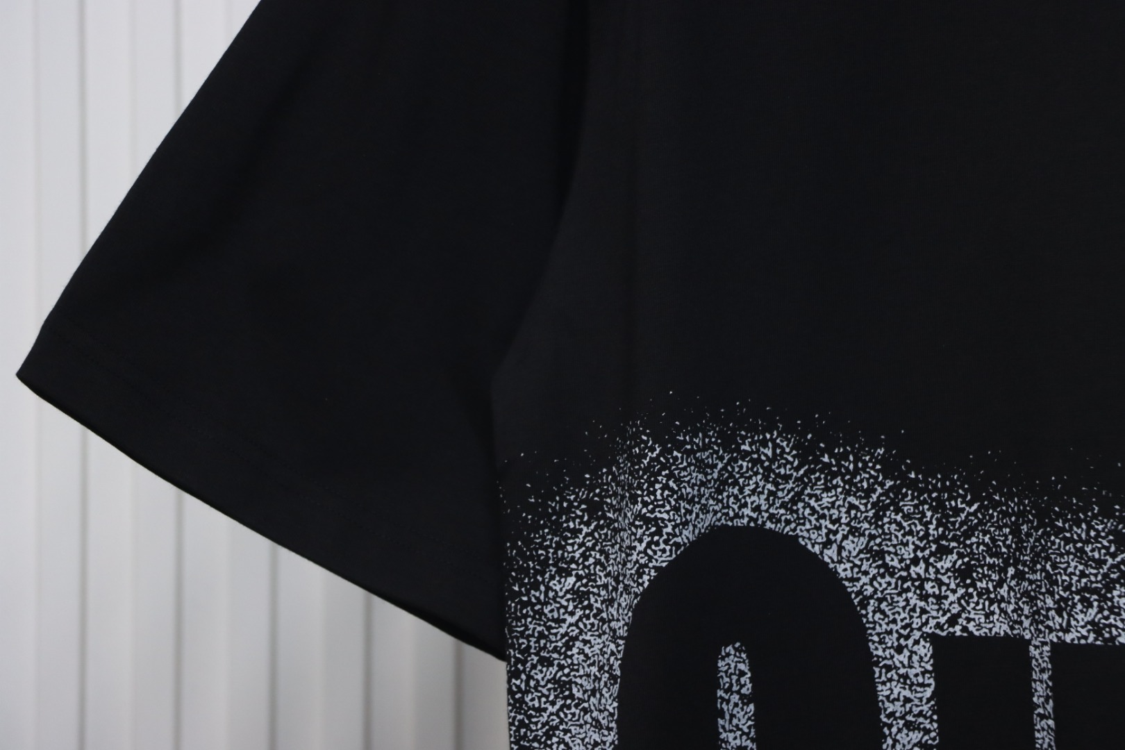 Bstsneaker-Gucci big logo spray-painted T-shirt 120