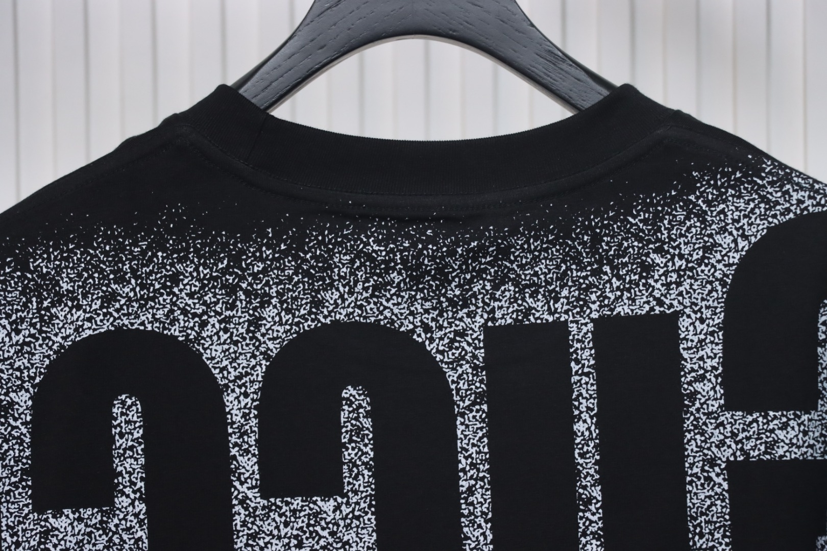 Bstsneaker-Gucci big logo spray-painted T-shirt 120