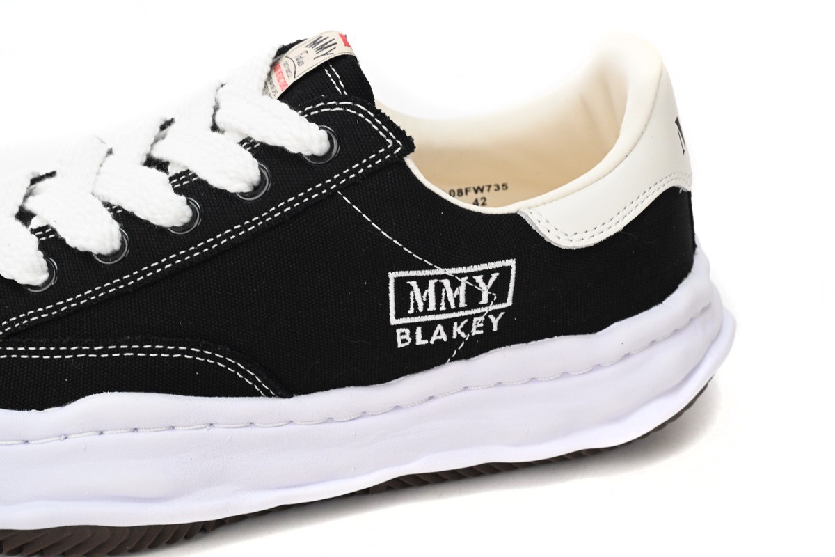 Bstsneaker-MIHARA YASUHIRO White And Black Background NO.762