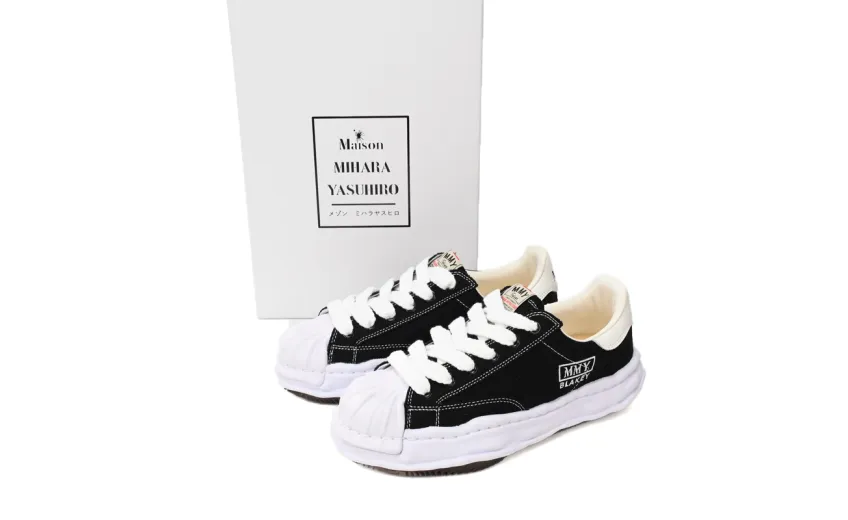 Bstsneaker-MIHARA YASUHIRO White And Black Background NO.762