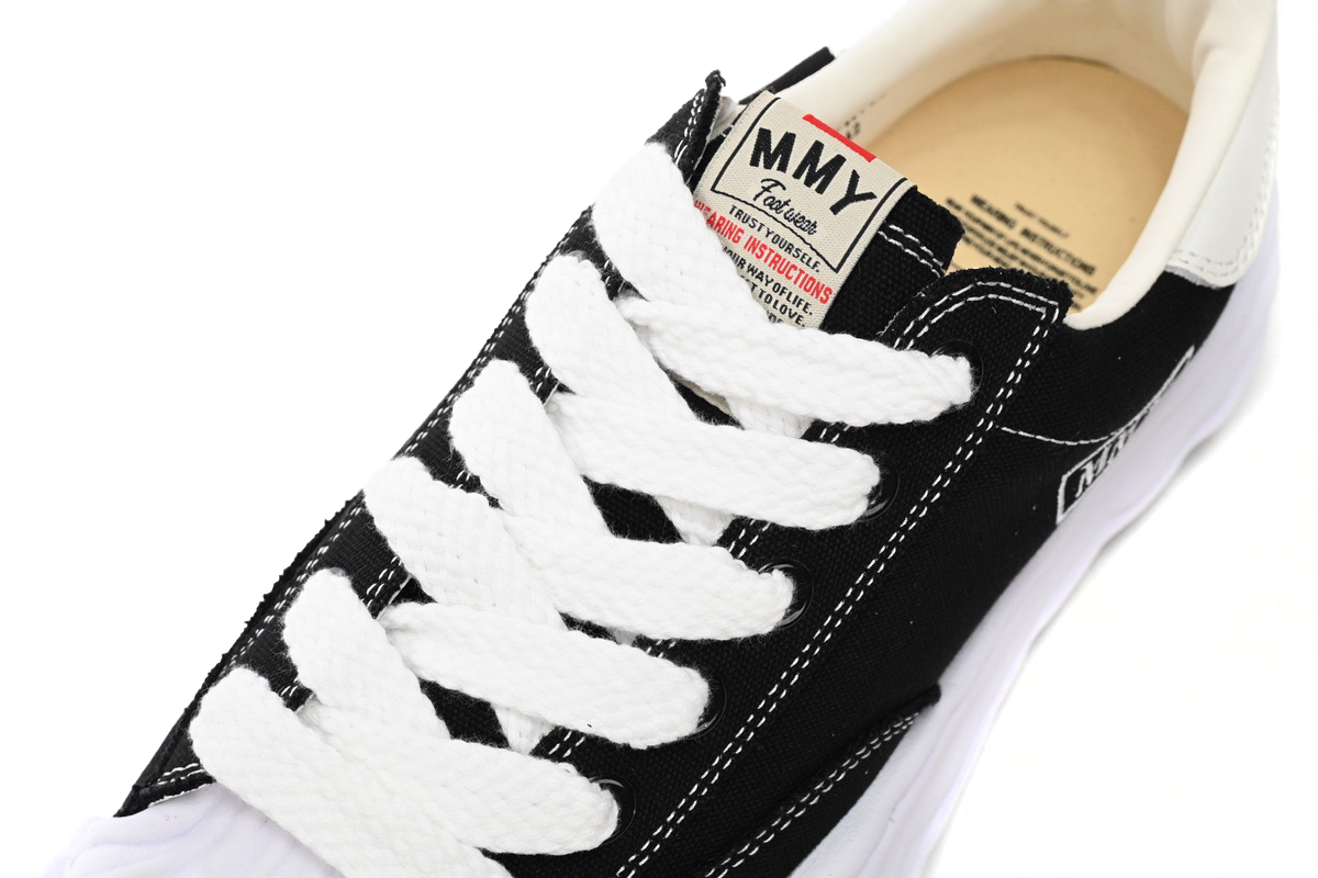 Bstsneaker-MIHARA YASUHIRO White And Black Background NO.762