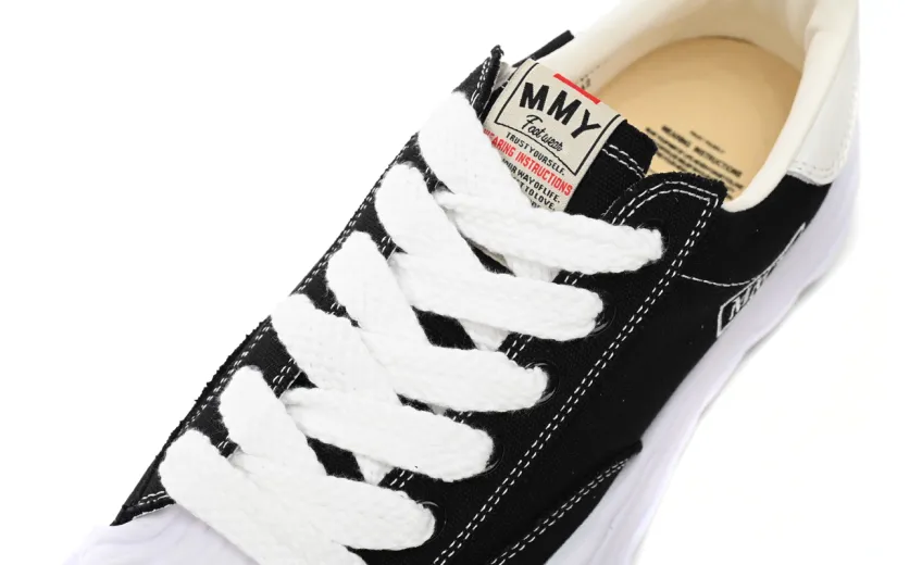 Bstsneaker-MIHARA YASUHIRO White And Black Background NO.762