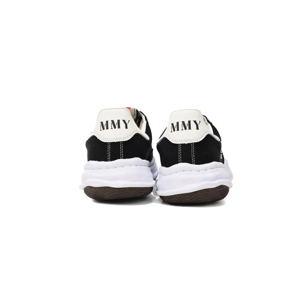 Bstsneaker-MIHARA YASUHIRO White And Black Background NO.762