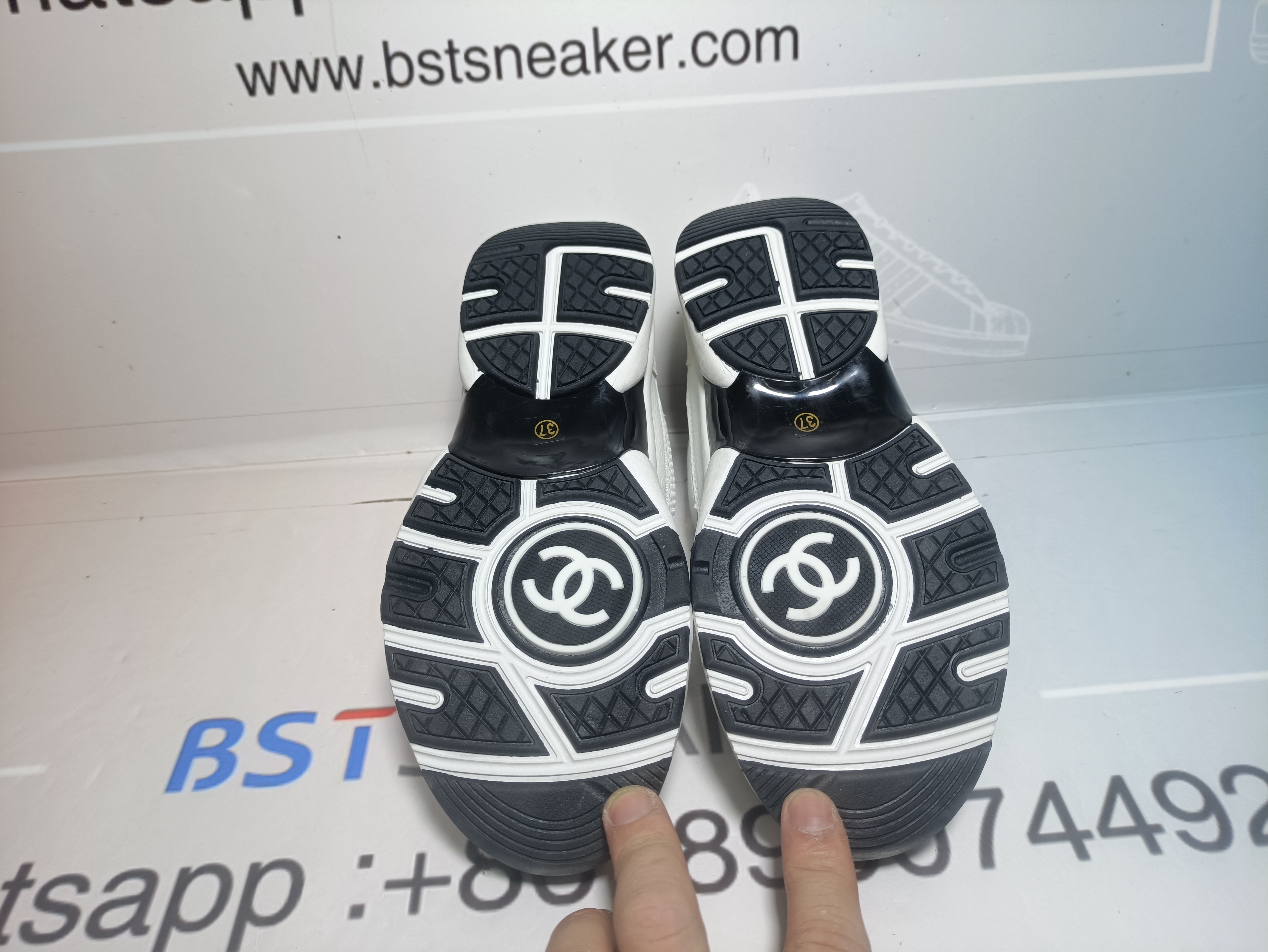 Bstsneaker-Chanel Low Top Trainer Suede White Black (Women's) G38299 Y55720 K3846