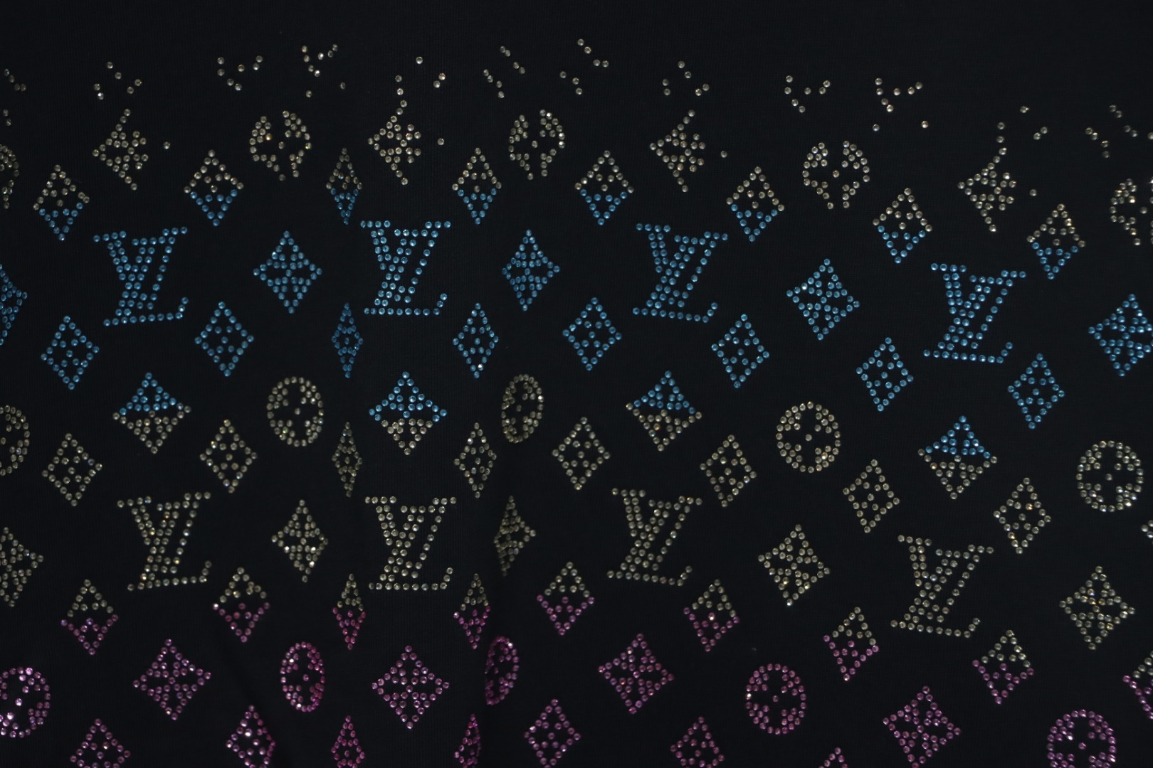 Bstsneaker-Louis Vuitton Monogram Gradient Embellished T-shirt 150