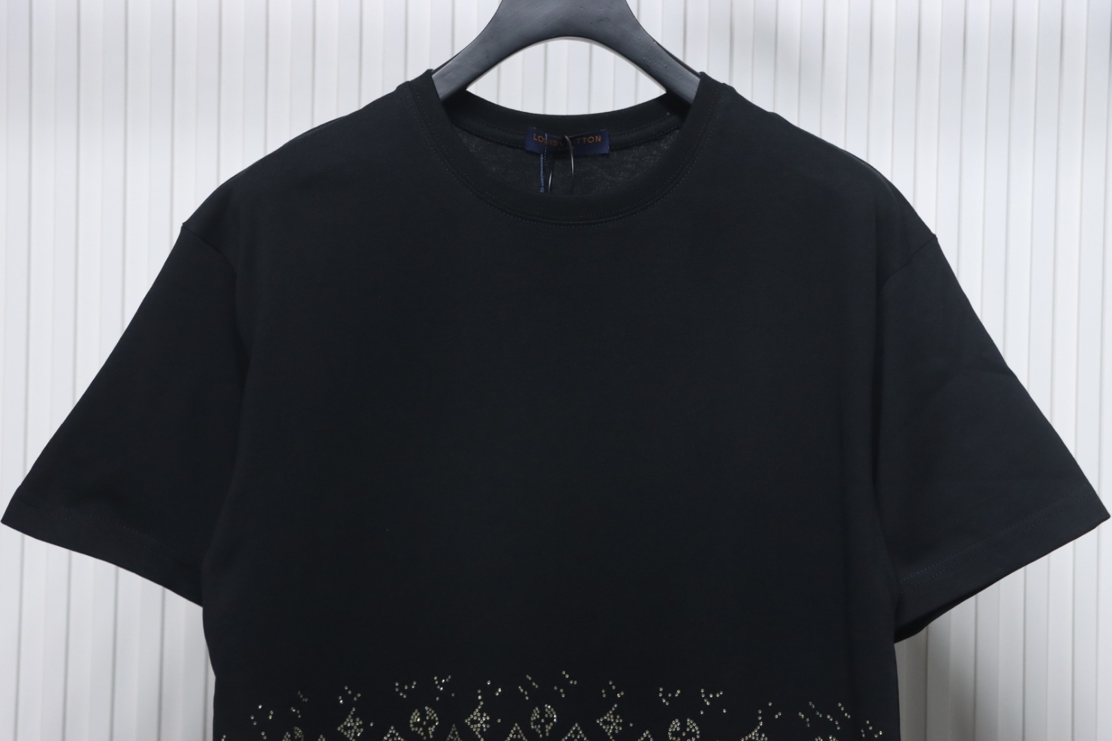 Bstsneaker-Louis Vuitton Monogram Gradient Embellished T-shirt 150